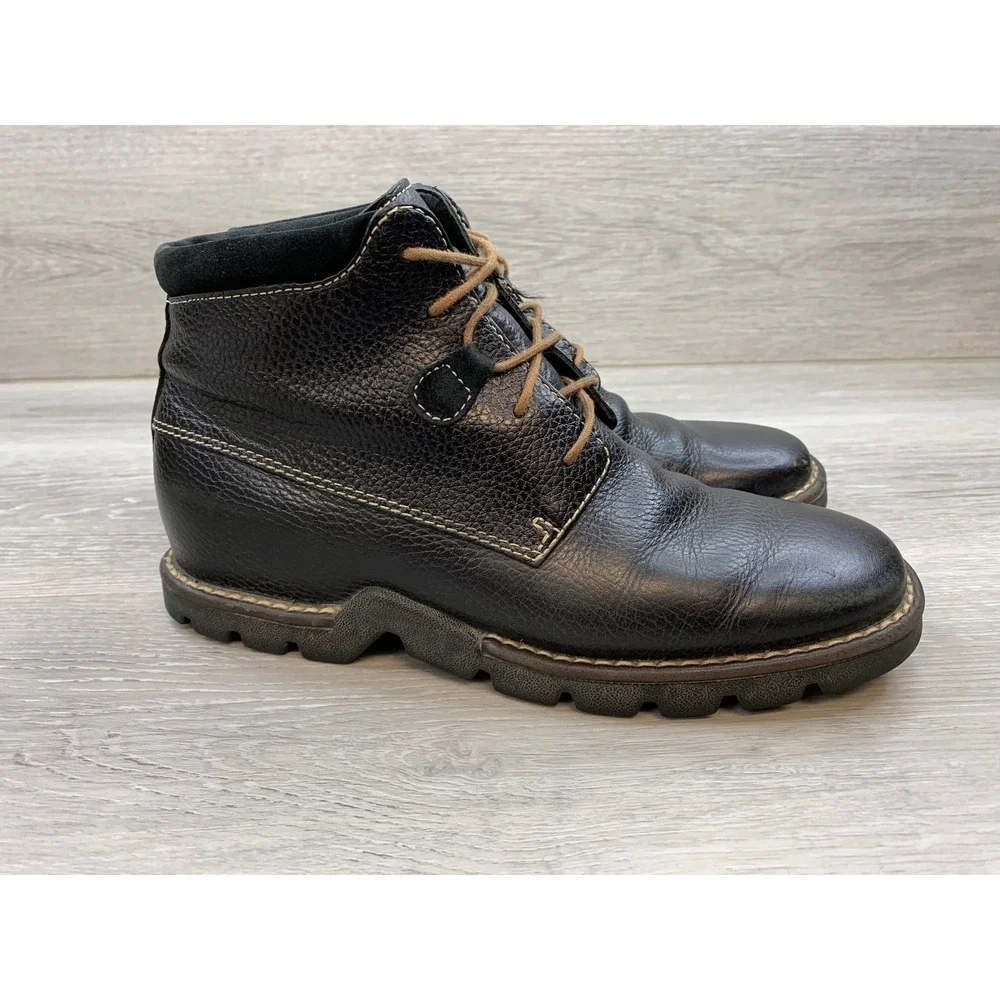 Cole Haan Country Women's Black Pebbled Leather Waterproof Lug Sole Boots 8.5 B